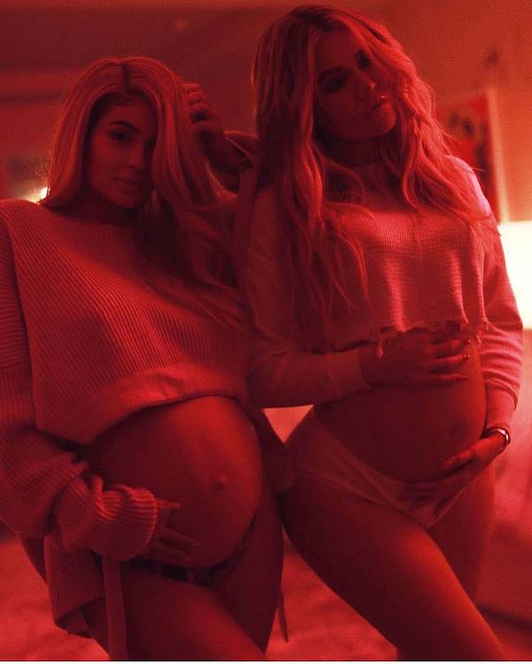 kylie and khloe pregnant baby bumps