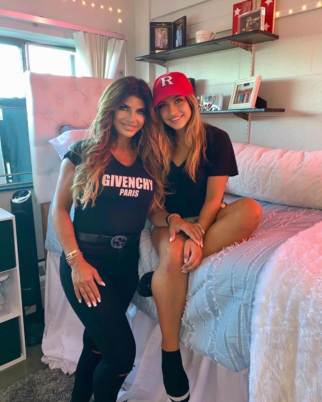 Photos Teresa Giudice Shows Off Daughter Gias Glam Dorm Room 