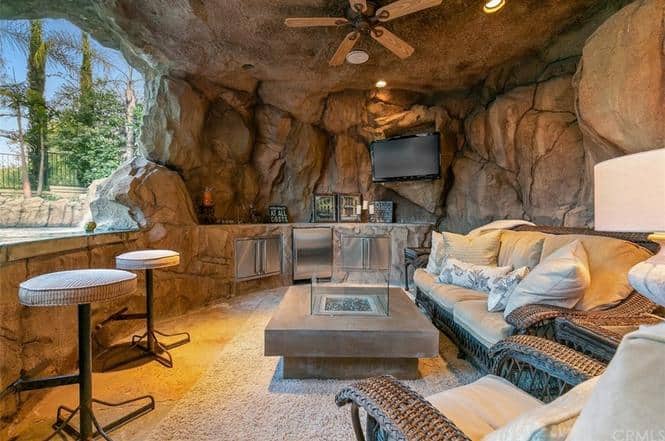 RHOC Vicki Gunvalson Grotto