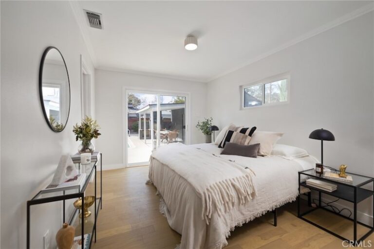 PHOTOS James Kennedy Buys 1.3 Million Home in Burbank CA