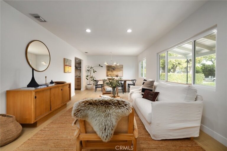 PHOTOS James Kennedy Buys 1.3 Million Home in Burbank CA