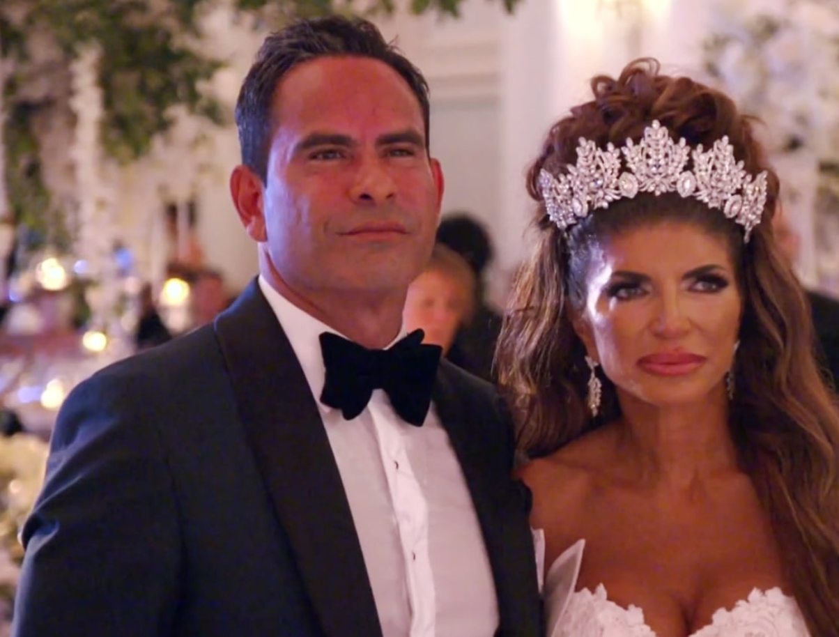 Rhonj Recap Teresa Marries Luis In 500k Wedding Amid Drama 