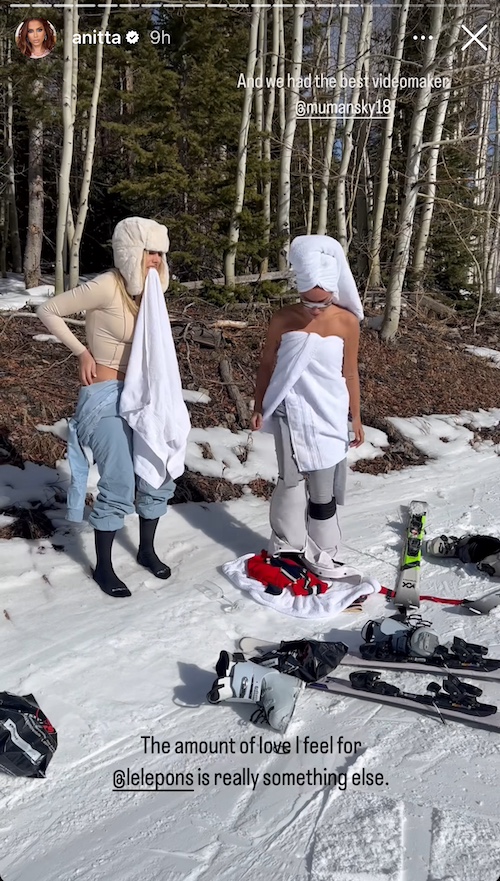 Anitta and LeLe Pons Wear Towels on Ski Slope With Mauricio Umansky