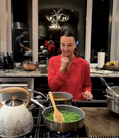 RHOBH Kyle Richards and Mauricio Umansky Cook for Christmas