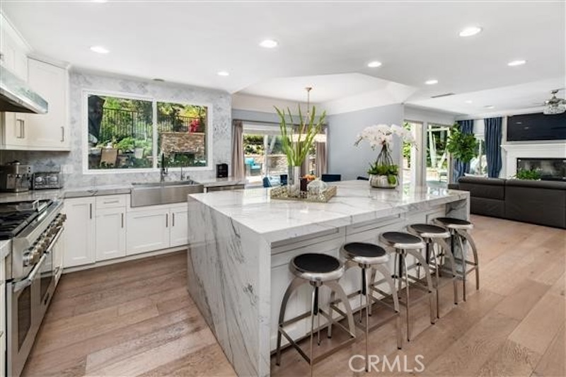 RHOC Alexis Bellino Home Kitchen