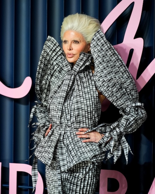 RHOBH's Lisa Rinna Debuts New Blonde Look With Blonde Eyebrows and Tan Skin