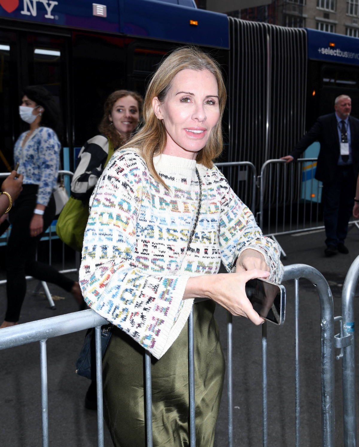 Fan Leaks Carole Radziwill’s Alleged DMs Responding to Her Name in Epstein Files, Insists Claims Are ‘Clickbait’ as Bethenny Frankel Addresses the Controversy