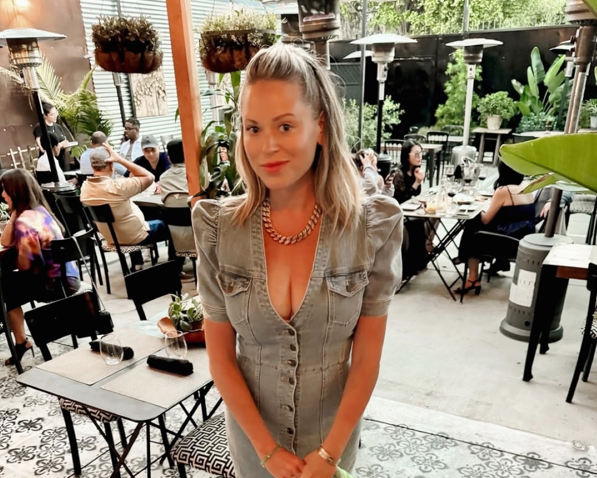 RHOBH's Amanda Frances Claps Back at “Trolls,” Accuses Cast of Making Assumptions & Treating Her Like She Was "Less" Than as She Reveals Who Gave Her a Chance