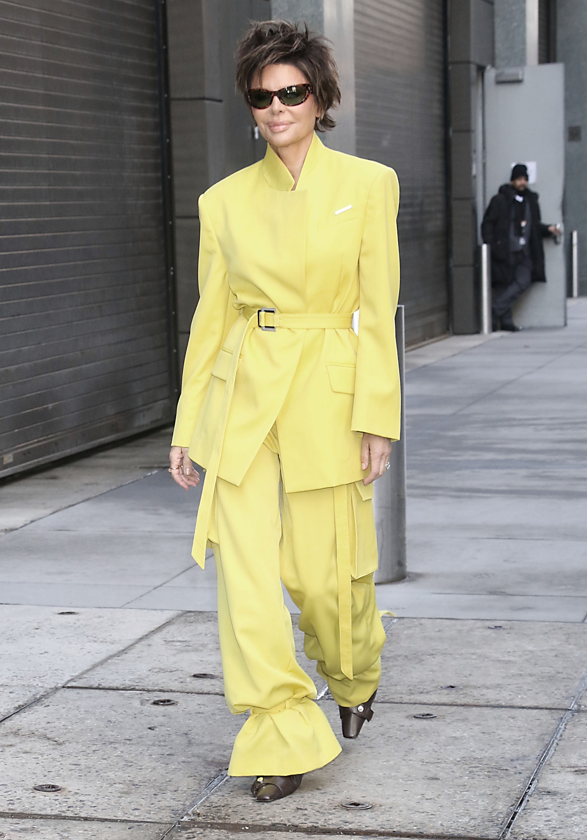 EXCLUSIVE: Lisa Rinna is in Negotiations to Return to the RHOBH as Insider Shares Her One Stipulation