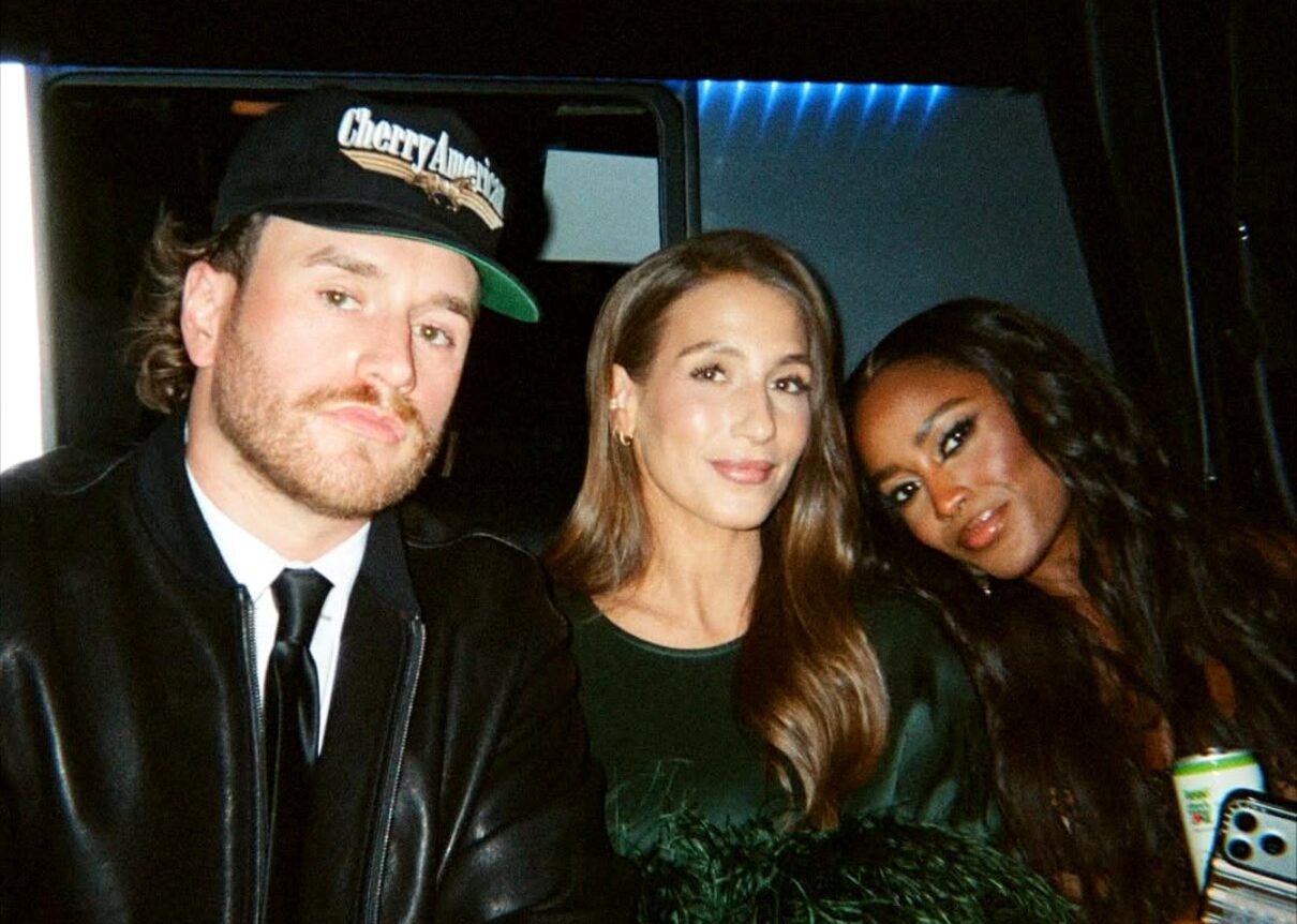 Amanda Batula Seemingly Wears West Wilson’s Sweatshirt in New Pic as Ciara’s Cryptic Posts Resurface Amanda Batula Seemingly Wears West Wilson’s Sweatshirt in New Pic as Ciara’s Cryptic Posts Resurface