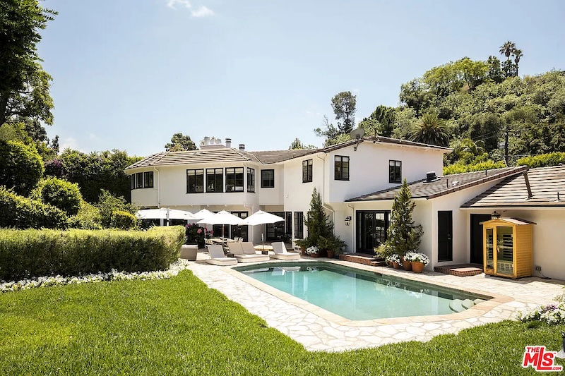 RHOBH Sutton Stracke Swimming Pool copy